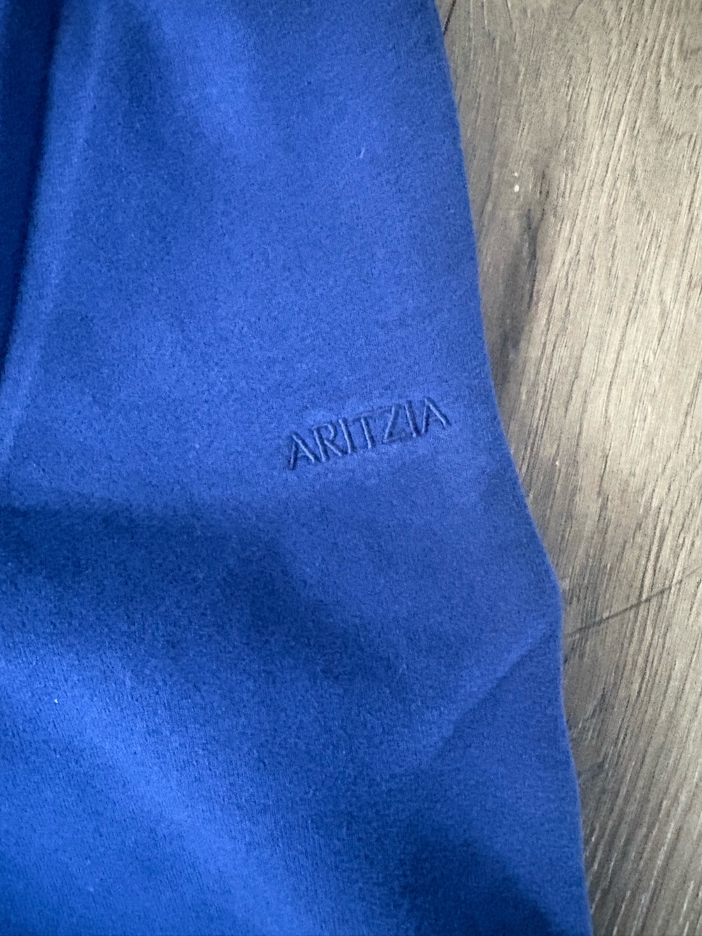 Aritzia Women's Mega Fit Blue Wide-Leg Fleece Sweatpants - Have been Cropped - Picture 4 of 5